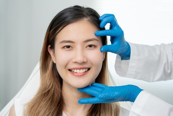 can a sinus infection cause pink eye symptoms